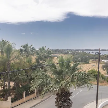 Апартаменты Mackenzy Dream 202