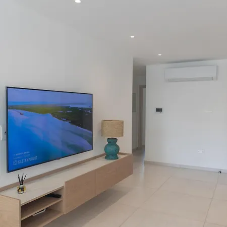 Mackenzy Dream 202 * Ларнака