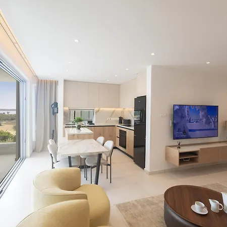 Mackenzy Dream 202 Apartment