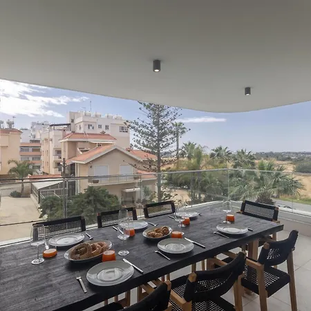 Mackenzy Dream 202 Apartment