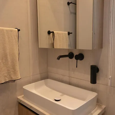 Mackenzy Dream 202 Apartman *