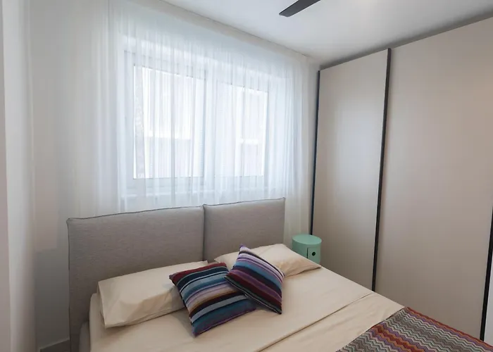 Mackenzy Dream 202 *