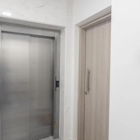 Mackenzy Dream 202 アパート *