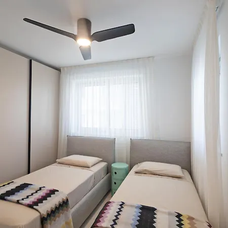 Mackenzy Dream 202 ラルナカ