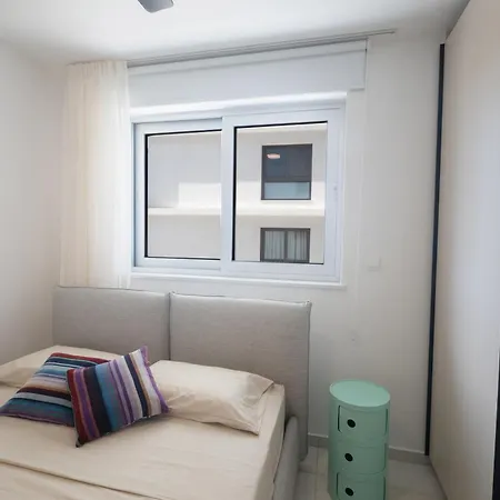 Apartment Mackenzy Dream 202 *