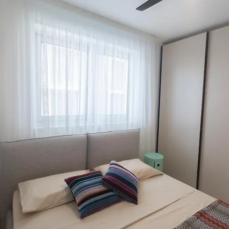 Mackenzy Dream 202 *